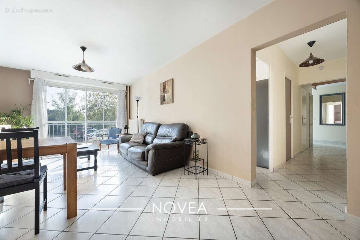 Appartement à MEYZIEU