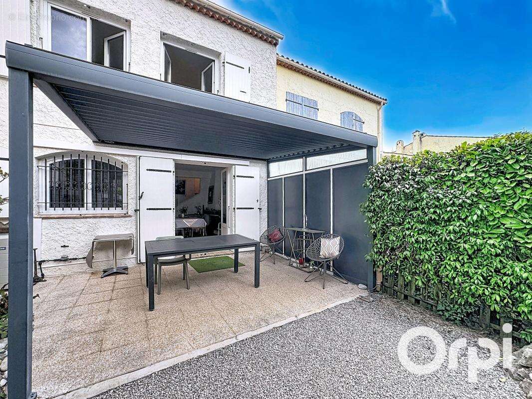 Villeneuve Loubet Maison 4 pièces 110 m2 - piscine - gardien - jardin - stationnement - photo 2