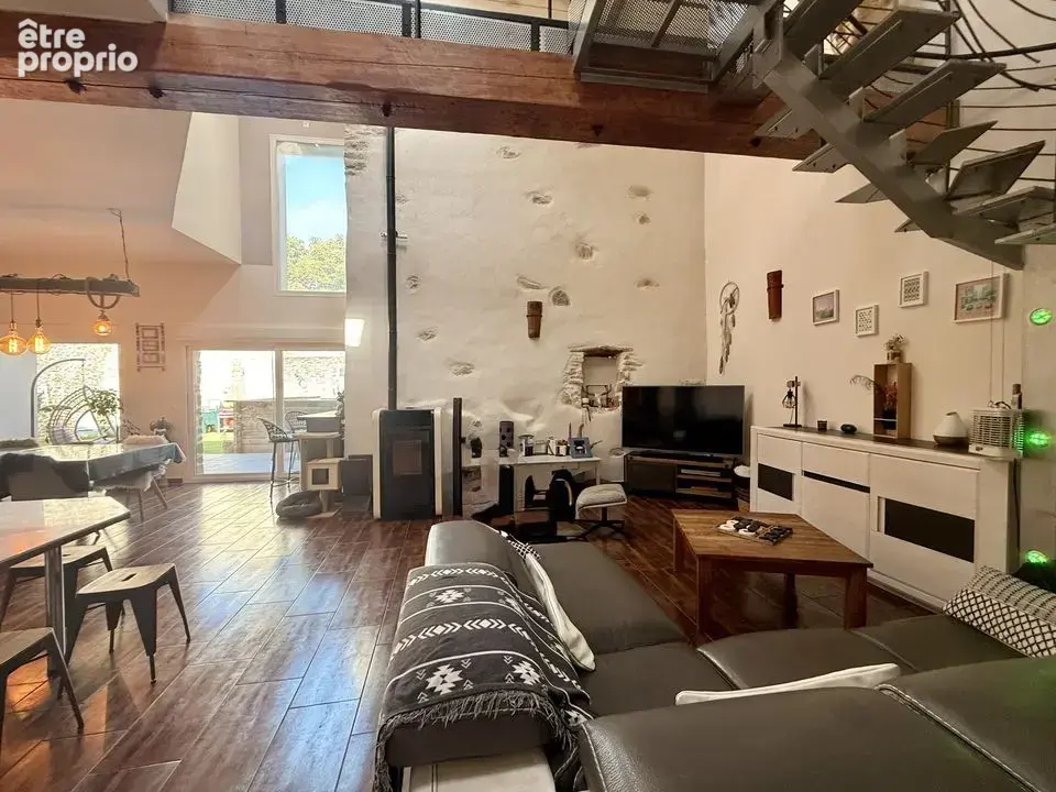 Loft de village de 170 m² avec jardin et piscine - photo 3