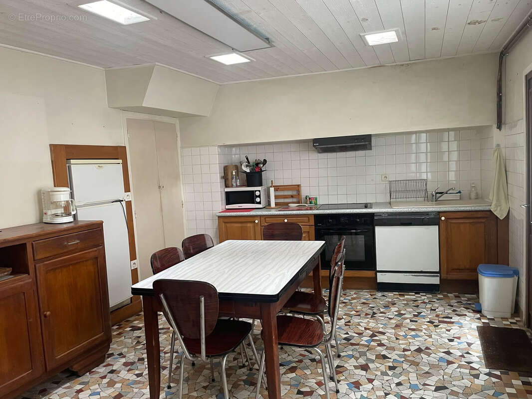 Maison à LE MAYET-DE-MONTAGNE