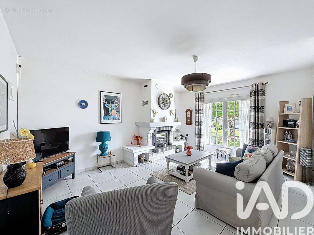 Maison 135 m² à Saint-Seurin-De-Cadourne  - photo 7