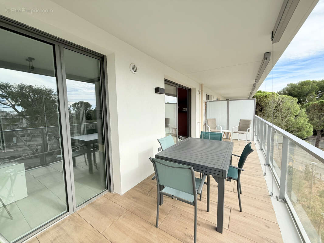 Appartement à SAINT-LAURENT-DU-VAR