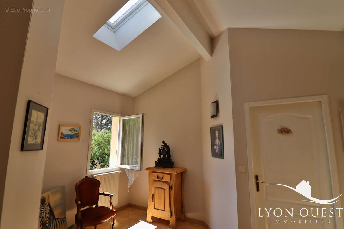 Maison  familiale  de  182 m2 proche centre charbonnieres - photo 14