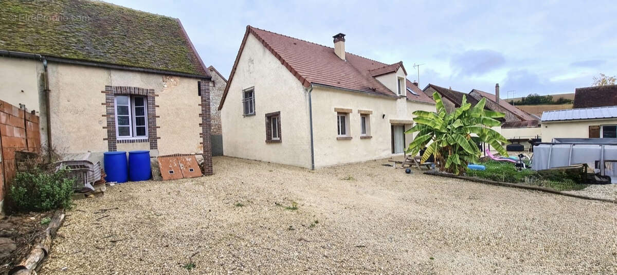 Maison à BUSSY-EN-OTHE