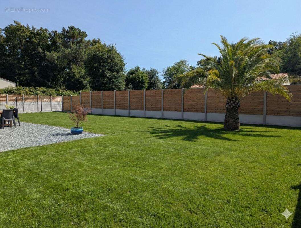 Maison à LES MATHES