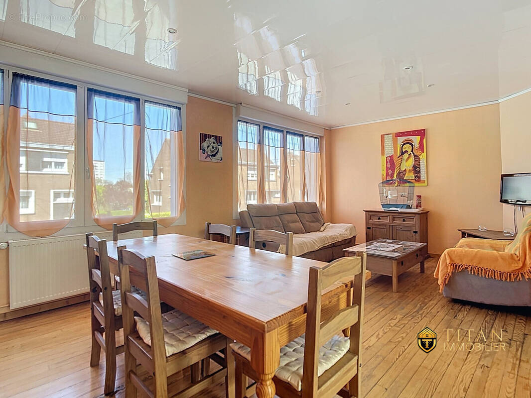  Maison familiale 4 chambres, jardin et garage - Petite-Synthe - Titan Immobilier - Maison à DUNKERQUE