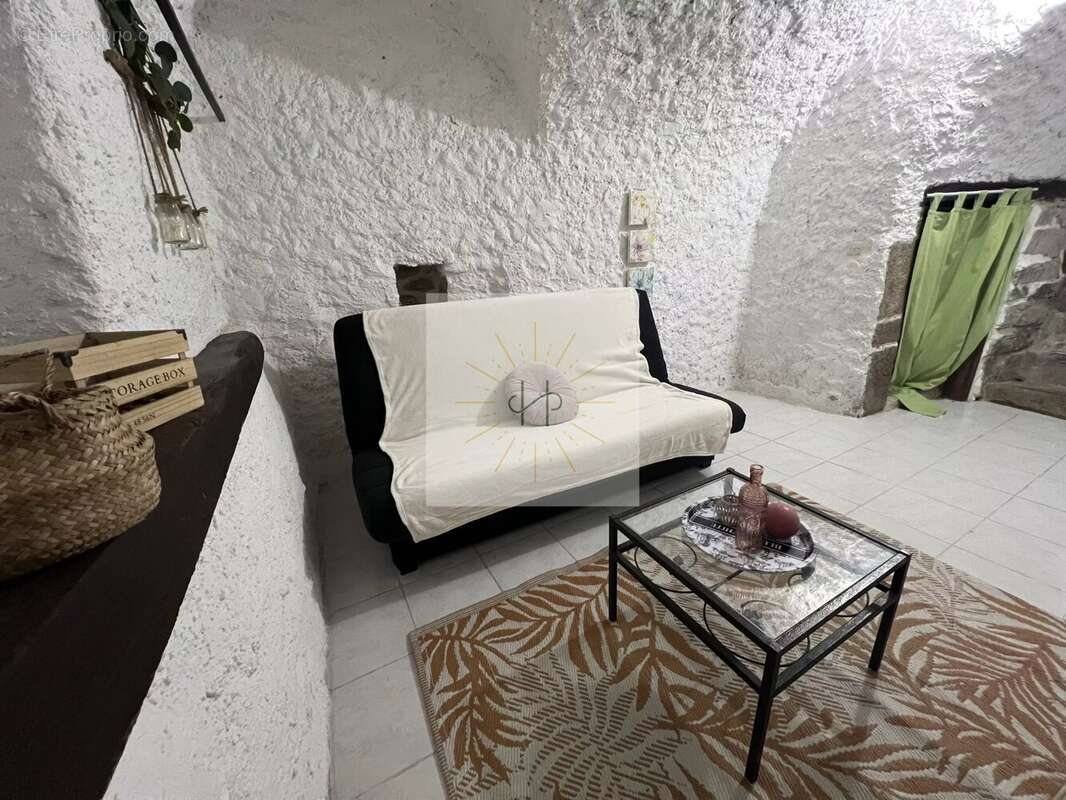 Maison à VILLENEUVE-DE-BERG