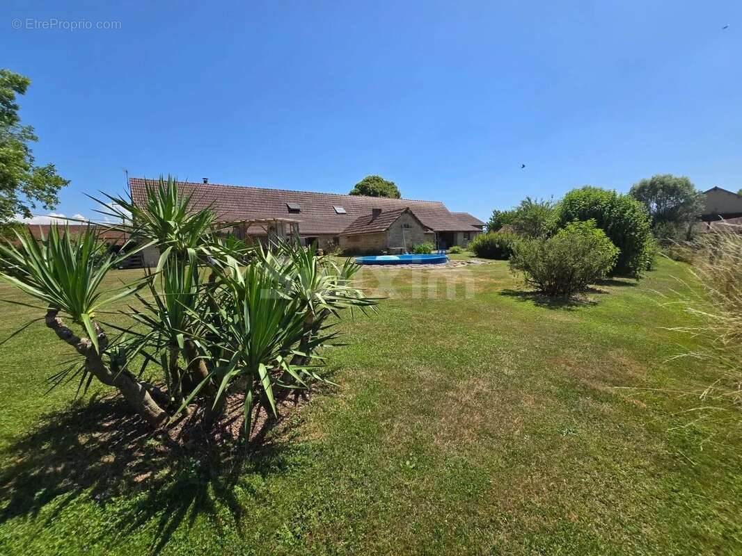 Maison à LONS-LE-SAUNIER