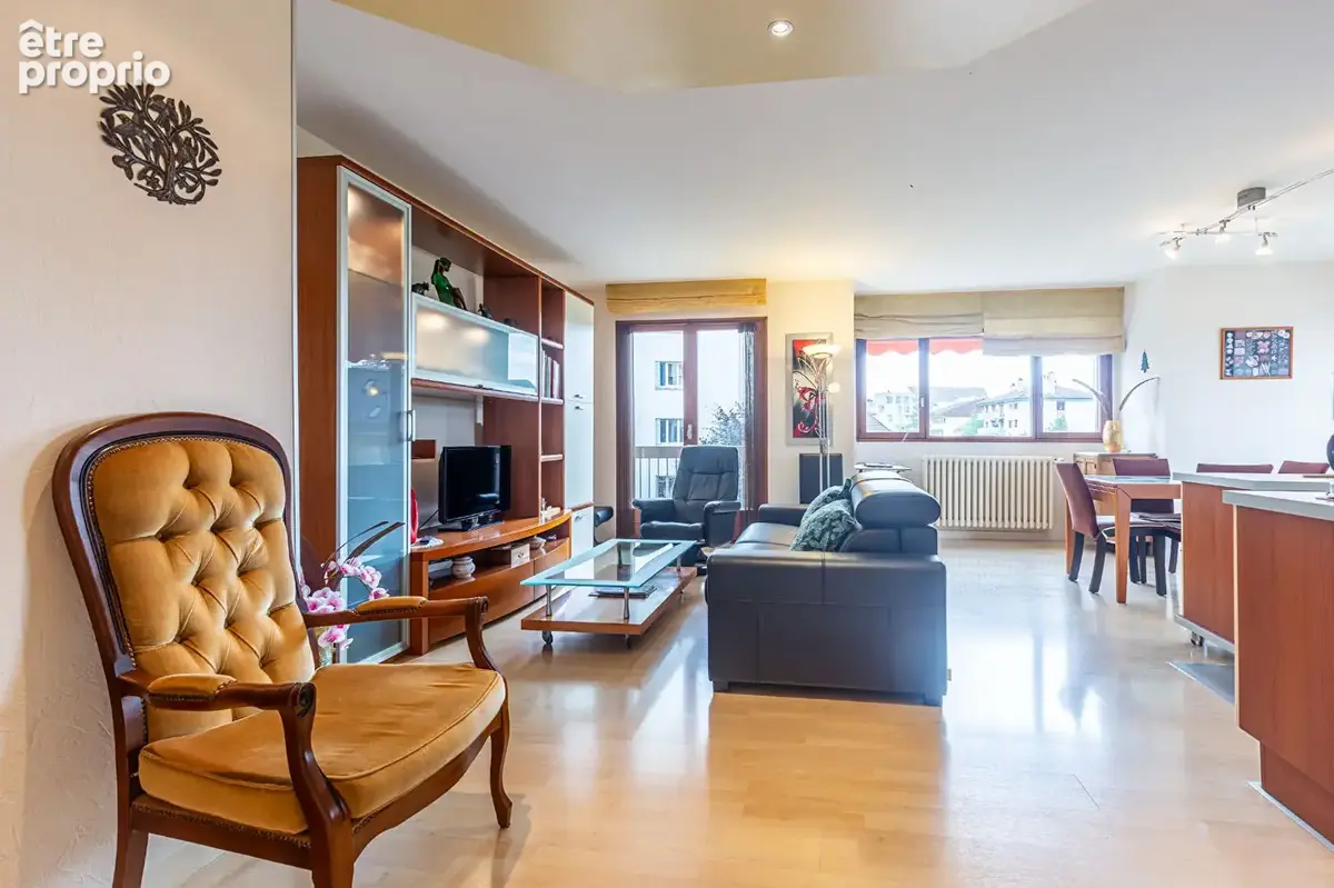 Agence immobiliere laforet - "tournesol" - annecy - appartement t3 traversant de 73.59m² - balcons - cave - garage en option - photo 2