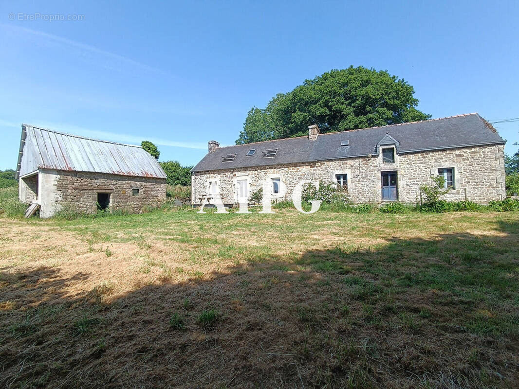 Maison à GLOMEL