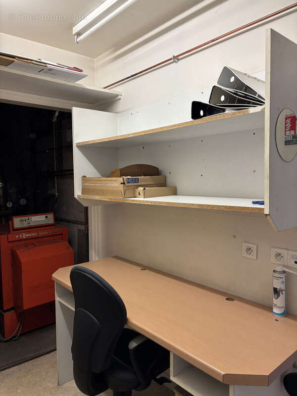 Commerce à VIC-SUR-CERE