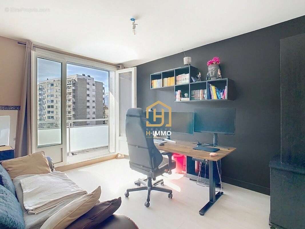 Appartement à SAINT-MARTIN-D'HERES
