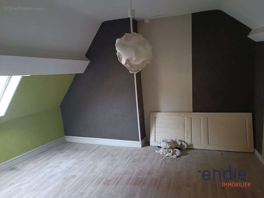 Commerce à COSNE-D&#039;ALLIER