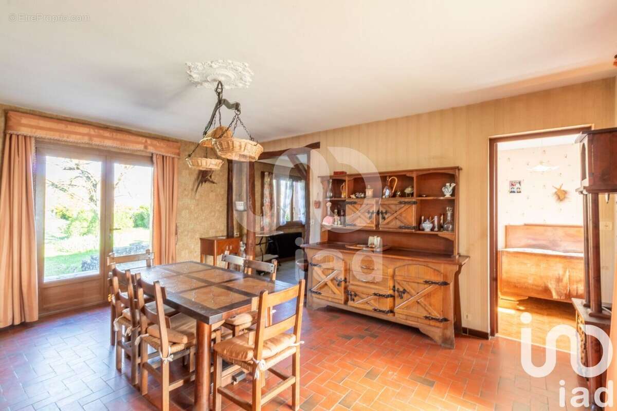 Photo 3 - Maison à NOYERS