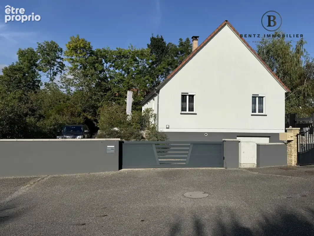 Entrée avec Portail électrique - Maison à QUATZENHEIM