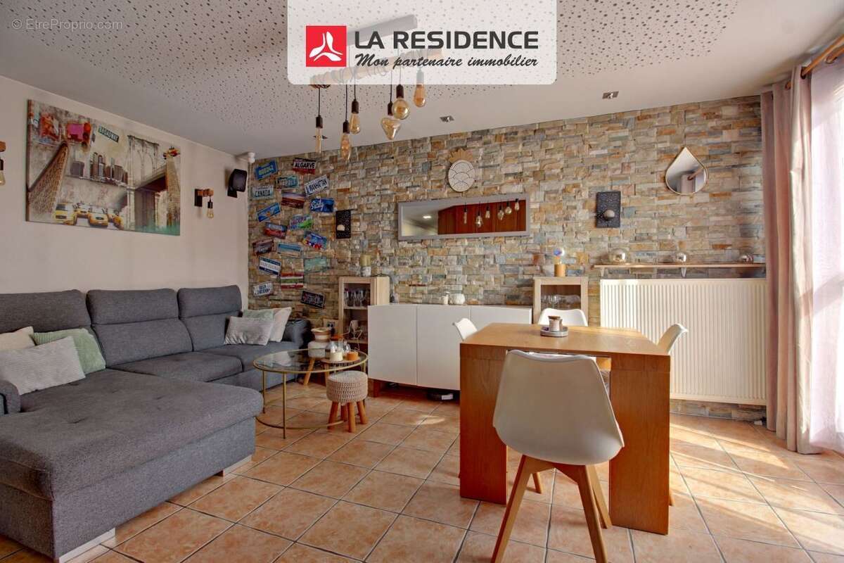 Appartement à SARTROUVILLE