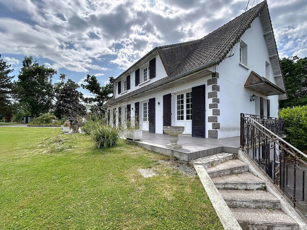 Maison à NEUFMESNIL