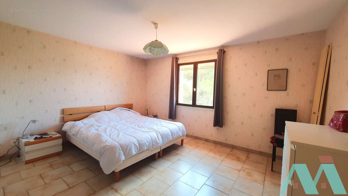 Maison 6 pièces 170 m2 sur terrain de 6500 m2 Signes - photo 10