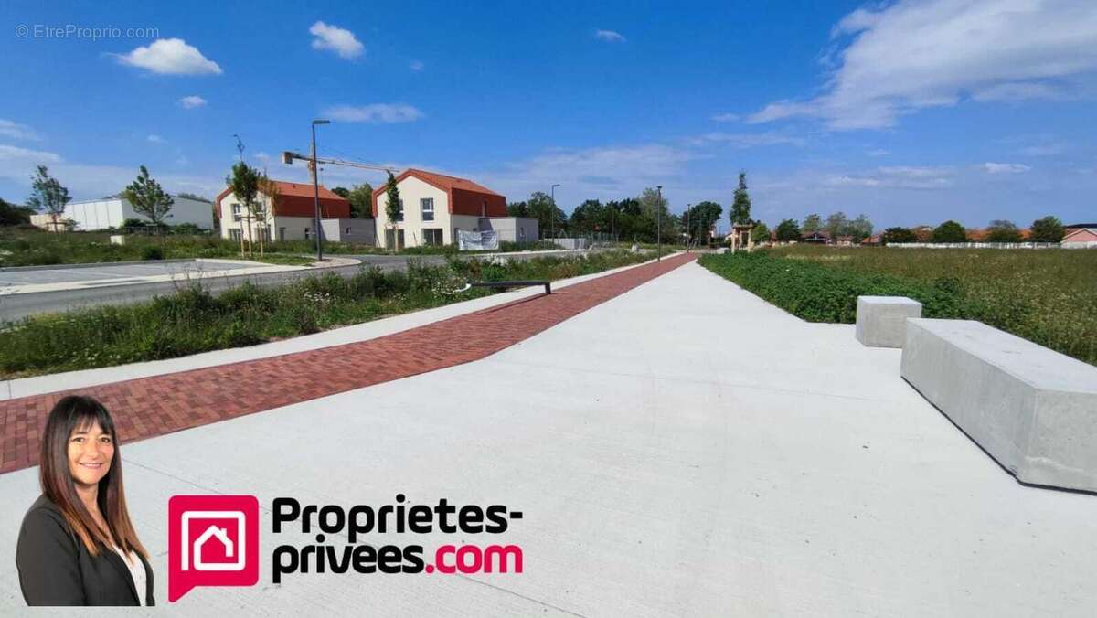 Terrain constructible et viabilisé Mably 337m2 - photo 7