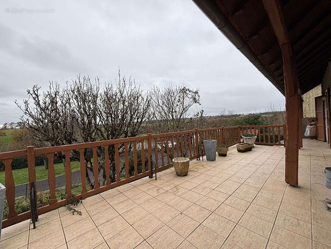 Maison à REILHAC