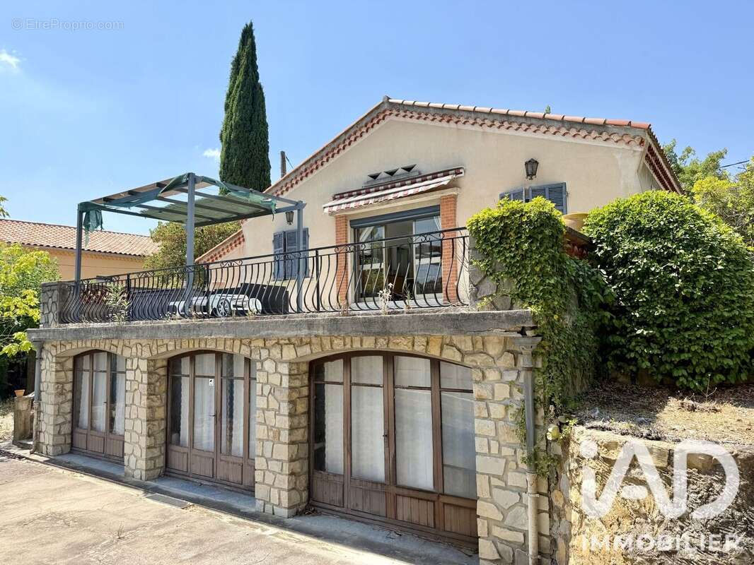 Maison 126 m² à Greasque  - photo 7