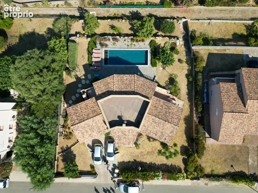 Maison de 7 pièces de 251 m² à Propriano - photo 2