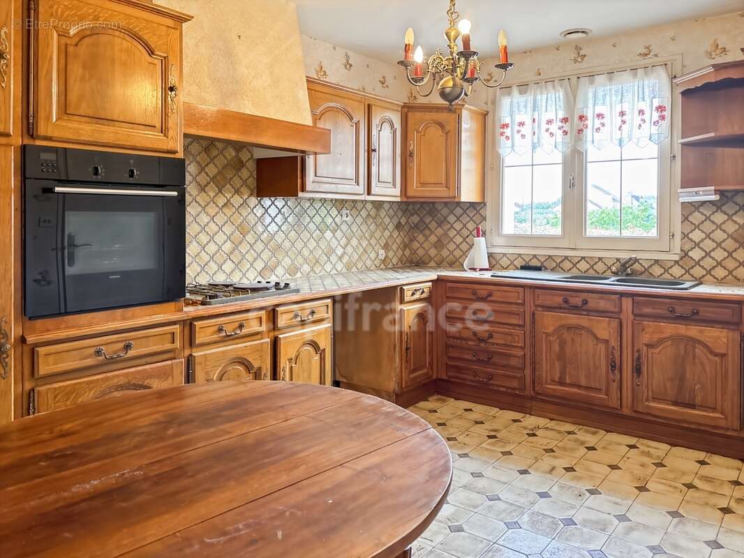 Maison à vendre vieux bourg ALLONNES (72) maison sur sous sol 3 chambres - photo 9