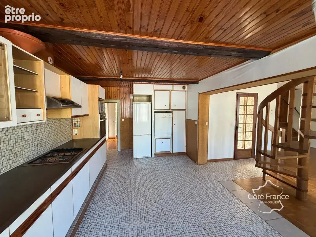 Magnifique maison en pierre de taille   Charme atypique et b - photo 8