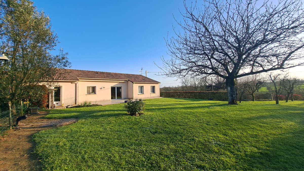 Maison à SAINT-PARDOUX