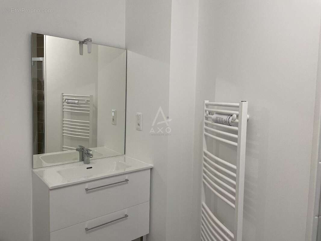 Appartement à LES LANDES-GENUSSON