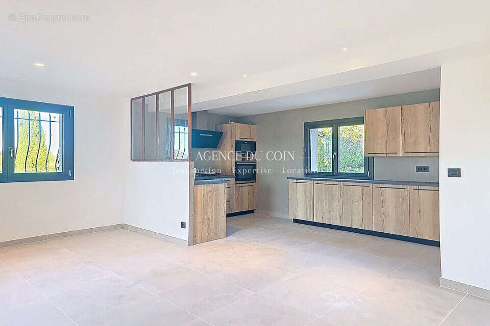 Maison à TRANS-EN-PROVENCE