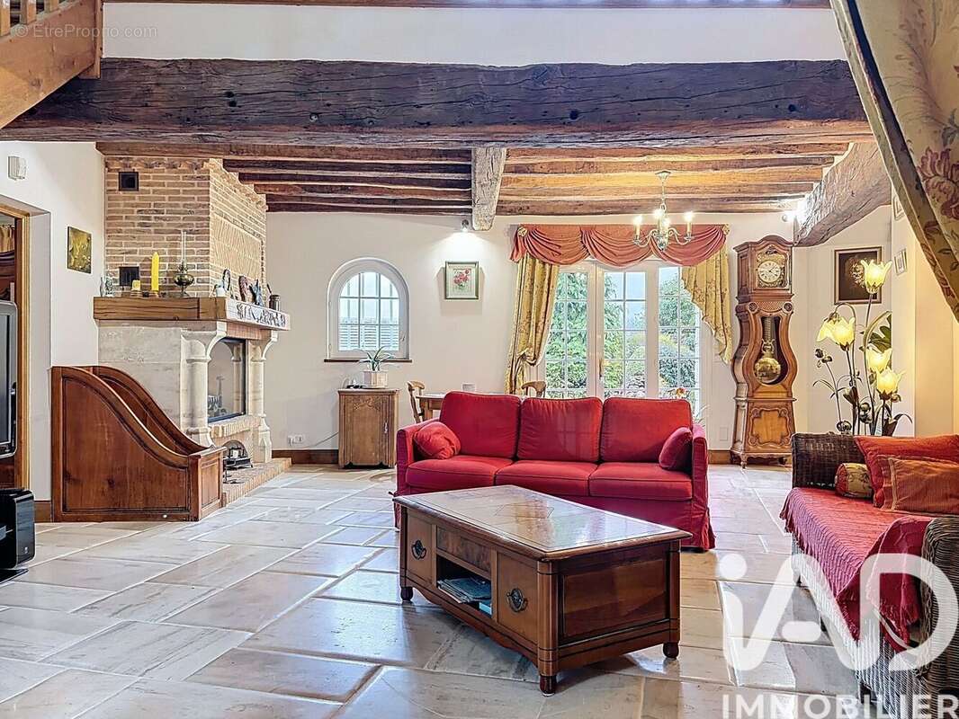 Maison 290 m² à Croisilles  - photo 4
