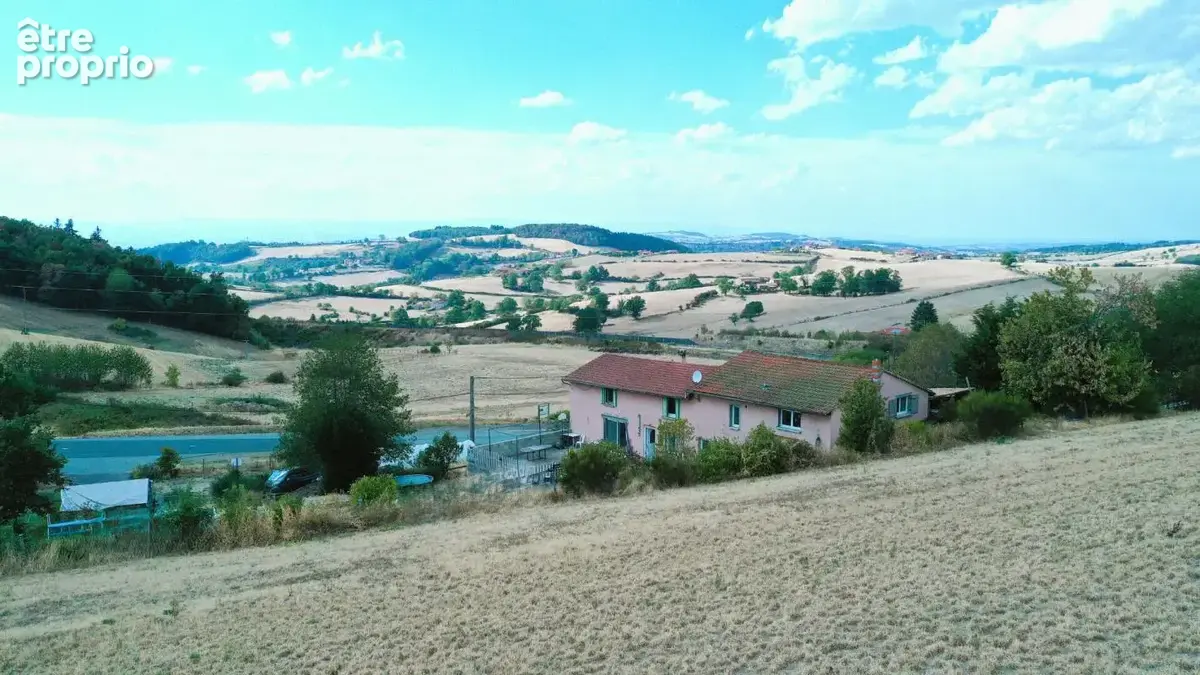 Corps de ferme de 183 m² et grand terrain de 5 631 m² - Proche Lyon - photo 2