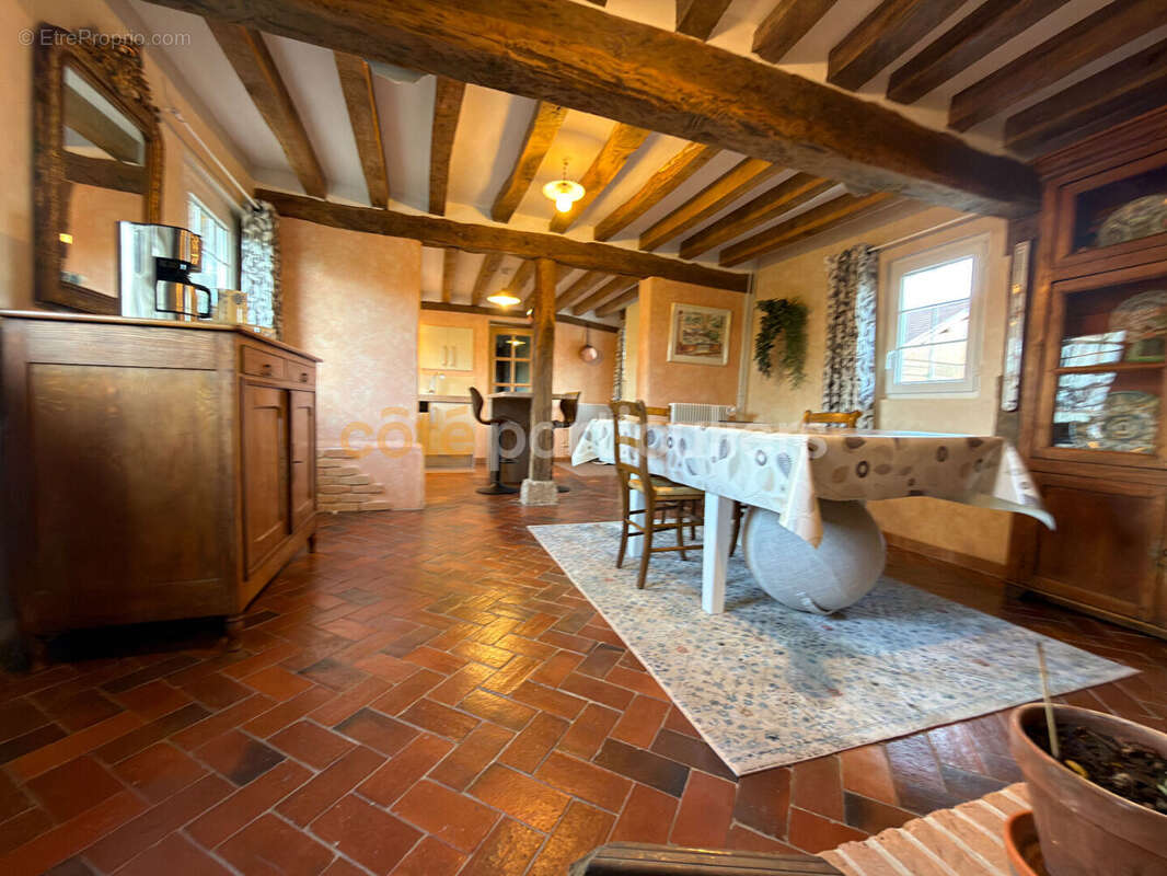 Maison à SAINT-SEBASTIEN-DE-MORSENT