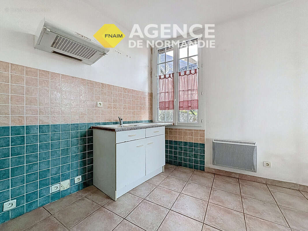 Maison à MONTREUIL-L&#039;ARGILLE