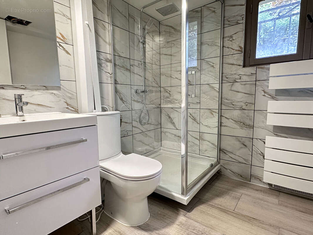 Immeuble de rapport ou maison familiale 240 m2 - 4 logements à La Couronne - photo 12