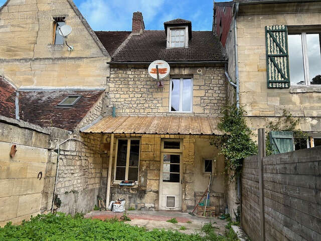 Maison à CIRES-LES-MELLO
