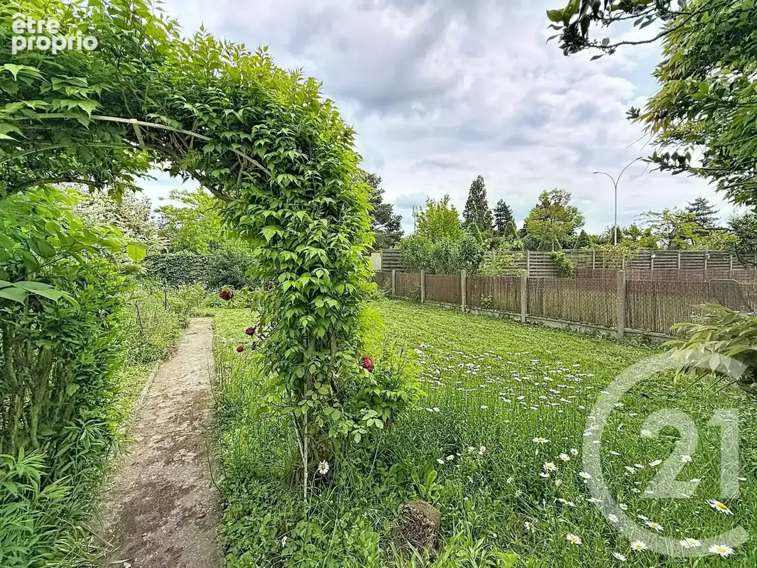 Maison 5 pièces 114 m² à vendre à Chartres (28000) - photo 2