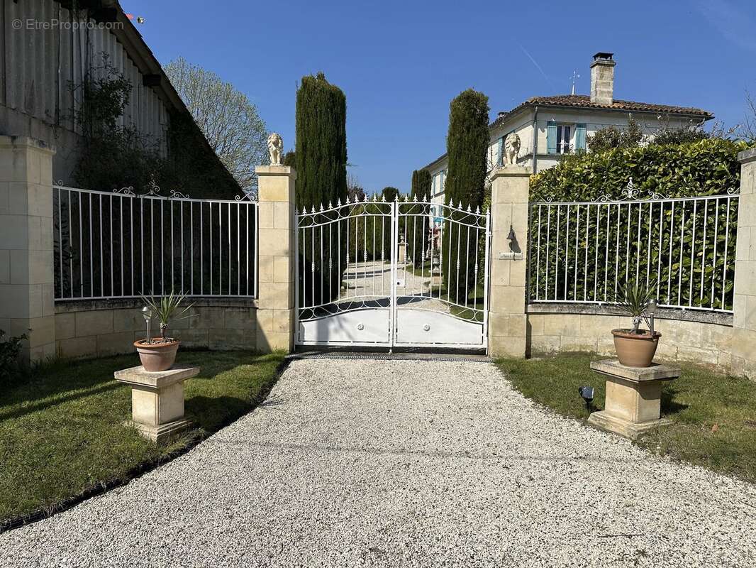 Maison à SAINT-FORT-SUR-GIRONDE