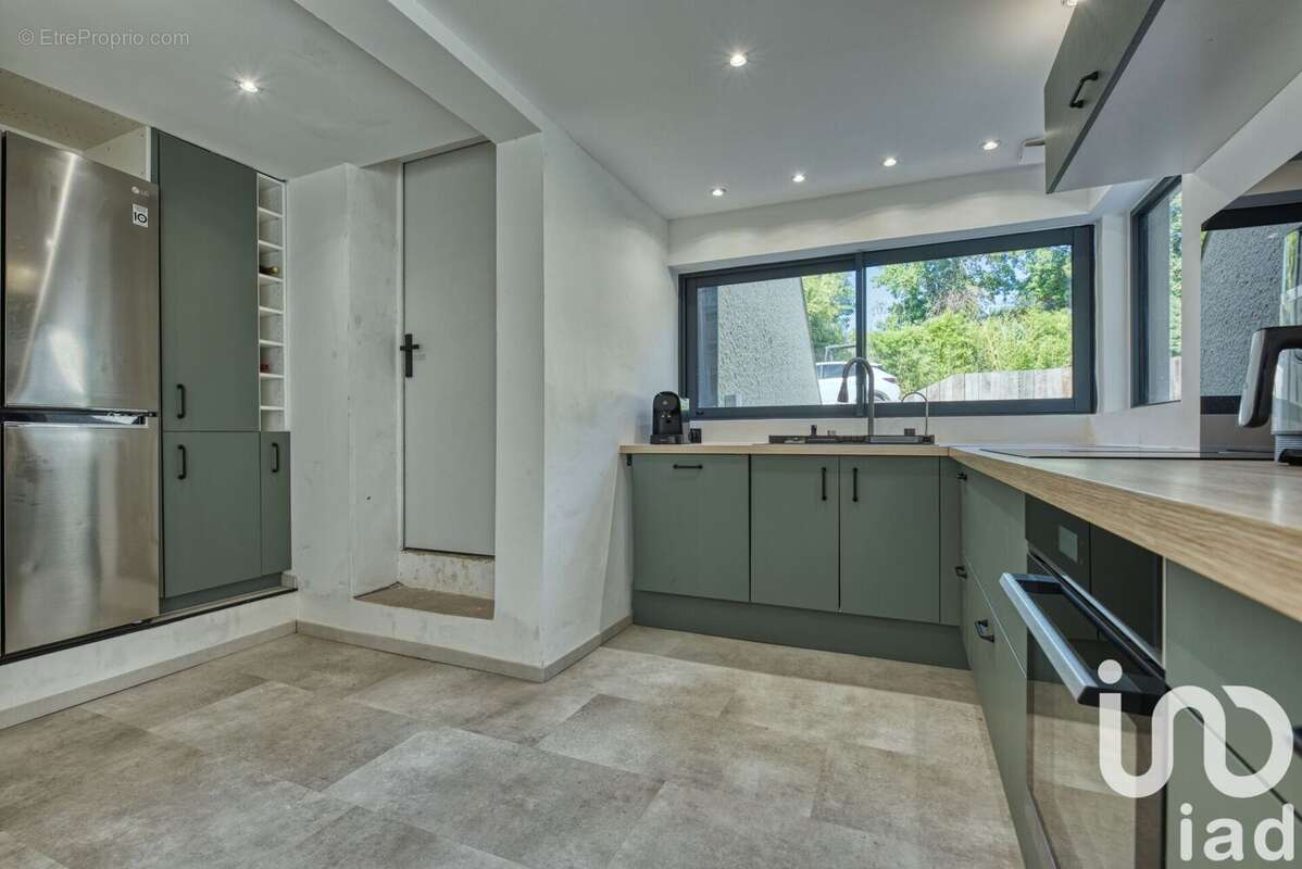 Maison 185 m² à Carignan-De-Bordeaux  - photo 6