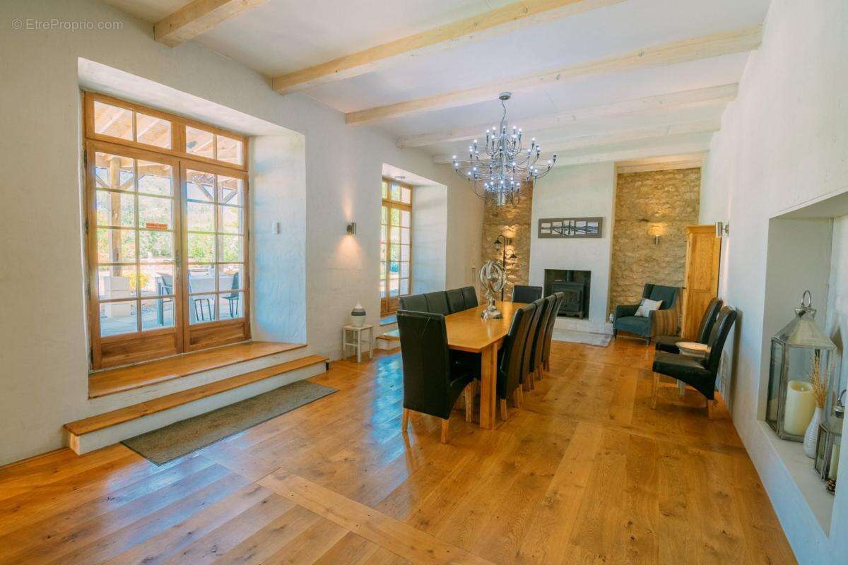 Maison à CAHUZAC-SUR-VERE