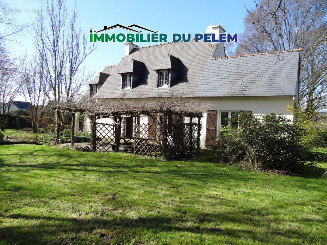 Maison à PLOUNEVEZ-QUINTIN