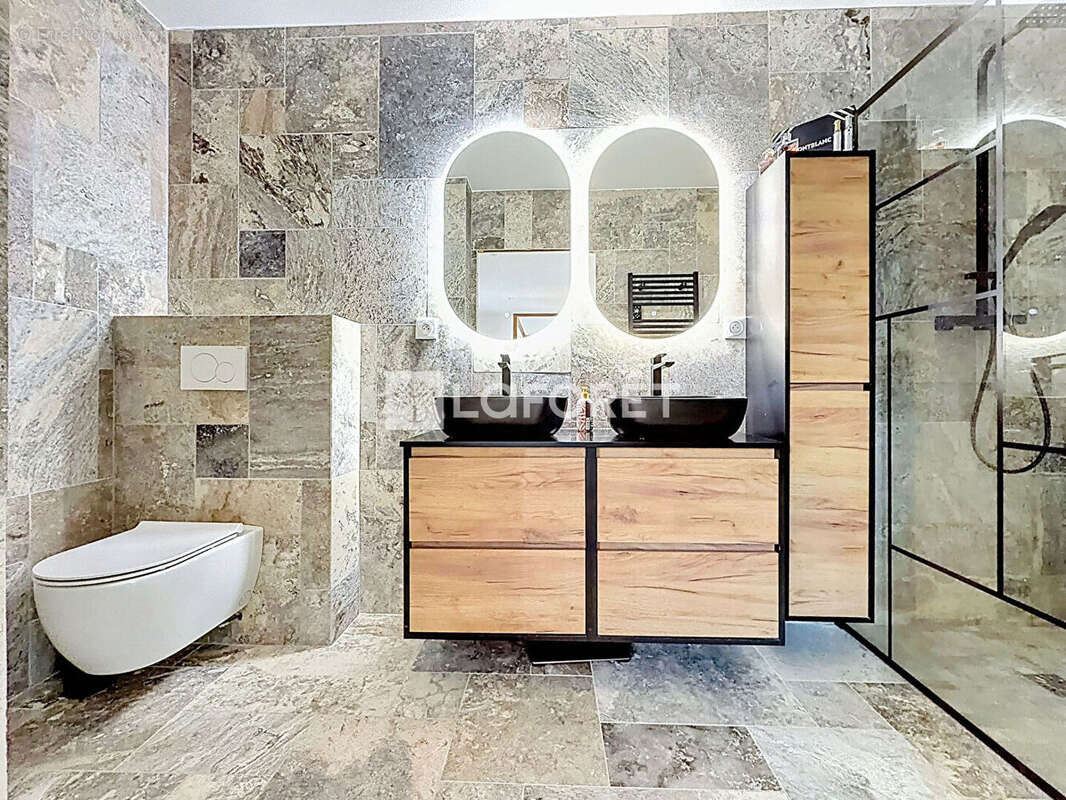 Maison à FONTAINE-LA-GUYON