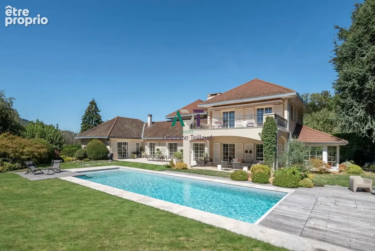 Maison 9 pièces 358 m² à vendre à Saint-Martin-D'uriage (38410) - photo 1