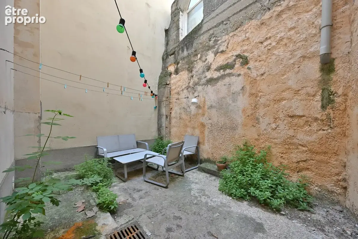 Exclusivité – Rare en centre historique : maison de ville/appartement avec patio! - photo 13