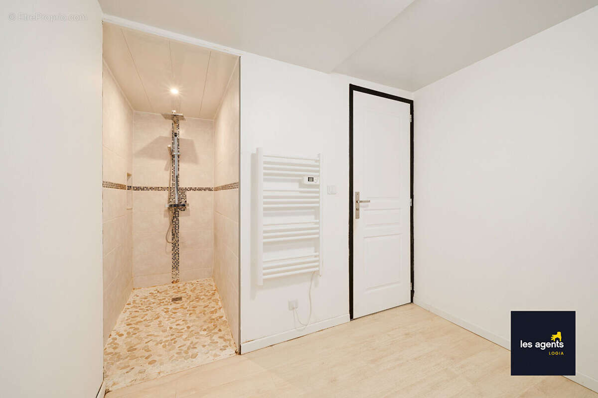 Maison  5 pièce(s) 160 m2 + cour - photo 7