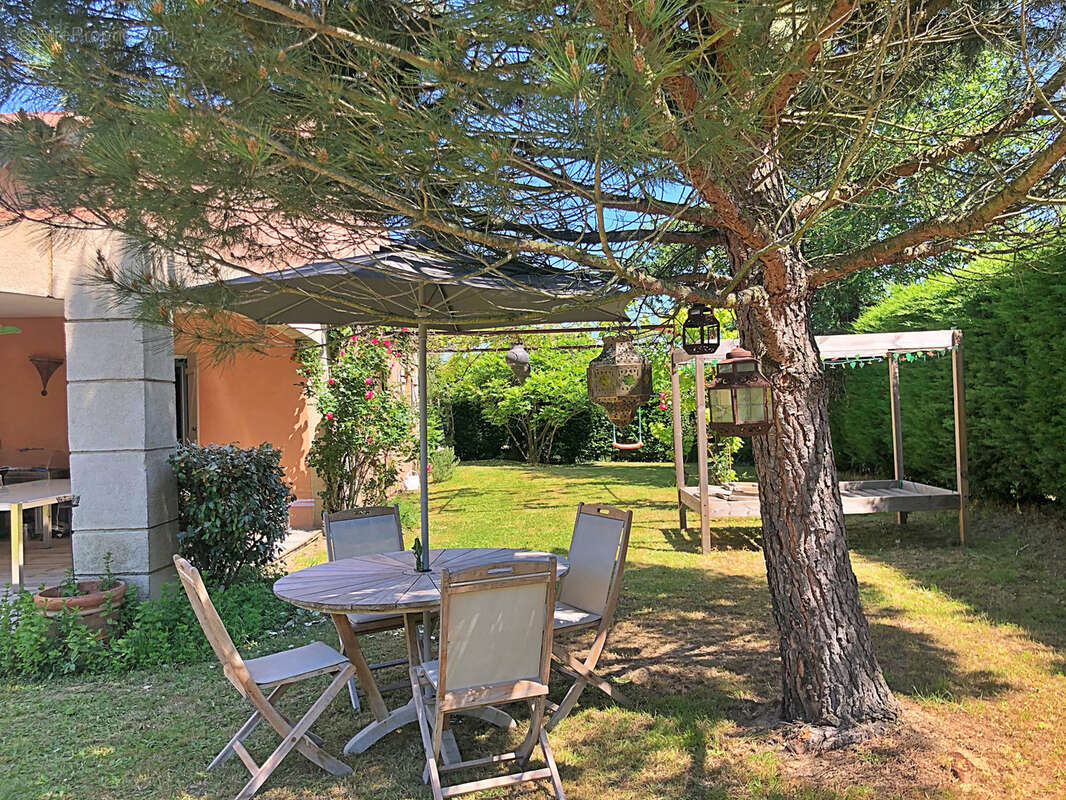 Maison à SAINT-MEDARD-EN-FOREZ
