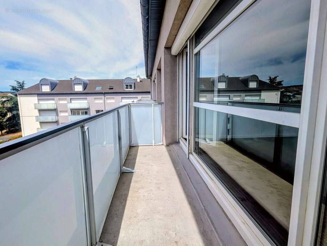 Appartement à PETIT-COURONNE
