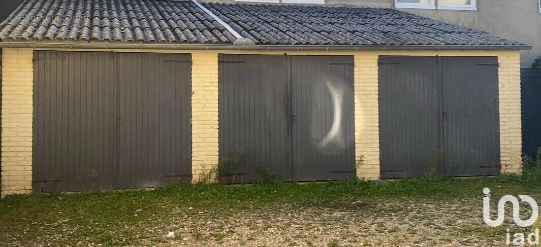 Photo 1 - Parking à MONTIVILLIERS