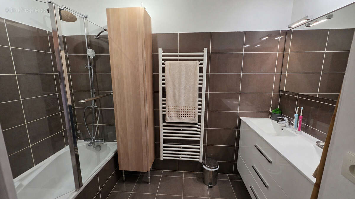 Appartement à CRAPONNE